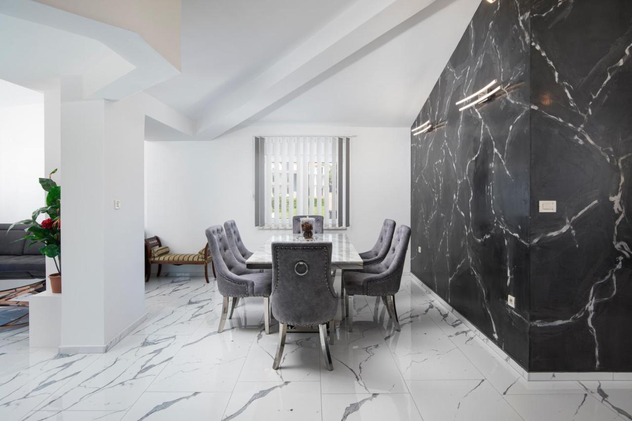 Pjescana Uvala Sea View Apartment Exteriör bild